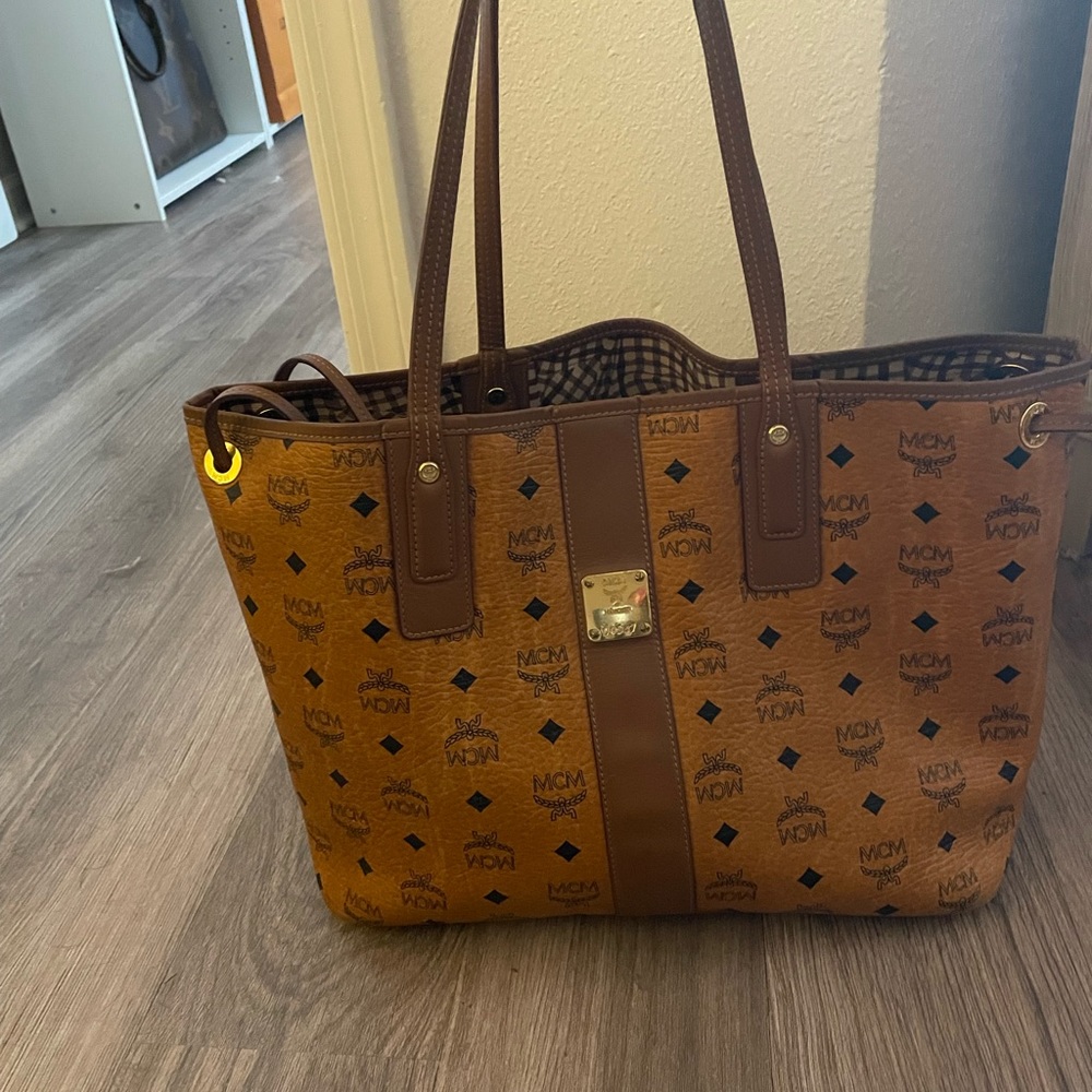 MCM MEDIUM LIZ SHOPPER